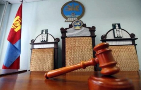 Ээж шигээ хүнийг хүчирхийлж дээрэмдсэн этгээдэд 6-н жилийн ял оноолоо