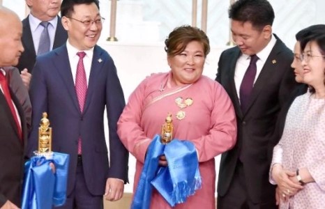 М.Сарнай Засгийн газрын “Хүндэт өргөмжлөл”-ийн эзэн болов