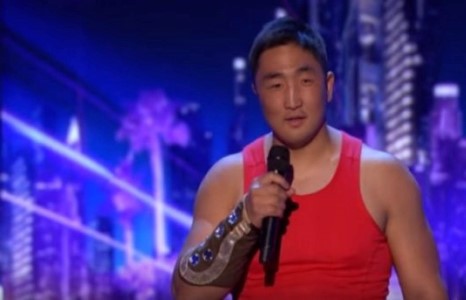 “Авьяаслаг америкчууд” шоунд Б.Баттулга эр, бяраа гайхууллаа