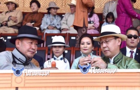 Шинэхэн Төрийн тэргүүн охины хамт наадамлалаа