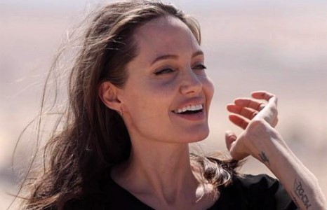 Жоли тээгч эх авна