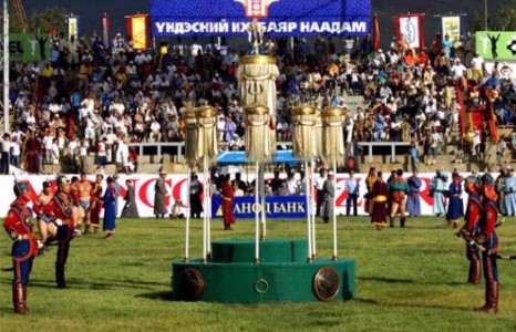 Наадмын тасалбар 200000 төгрөг хүрсэн байна