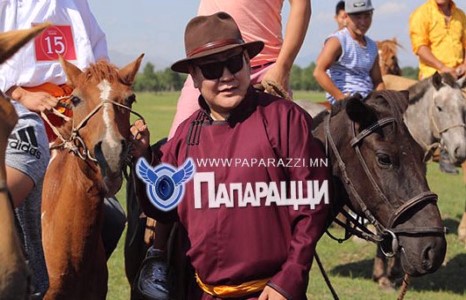 Сурталчилгаанд санаа зовоод өөрийн ажлаа мартсан гэнэ лээ