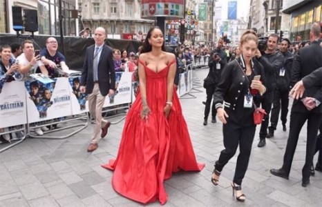 Рианна жирэмсэн үү?