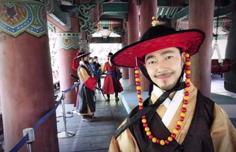 С.Гантогоо БНСУ-ын элч дуучин болжээ