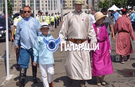  Гудамжны улстөрчийн цайны ганц