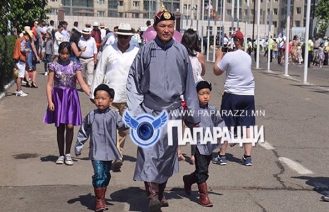  Аль эхнэрээрээ гоёхоо мэдэхгүй гацаанд оржээ