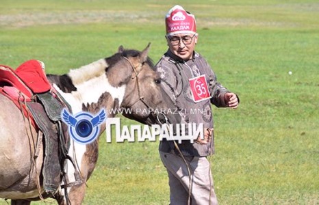 Жижиг биетэй болохоор аргагүй дээ