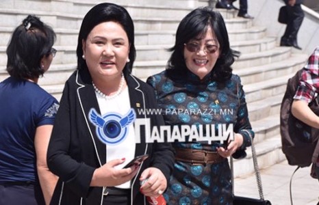 Хийсэн бүтээсэн зүйлгүй ч аз жаргалтай байж болно гэнэ энэ сайд нар