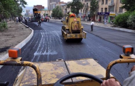 Өгөөжийн уулзвараас хойш баруун 4 замын уулзвар хүртэлх замыг түр хаана