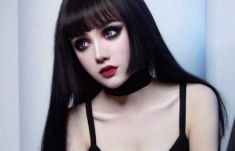 Хятад амьд Барби