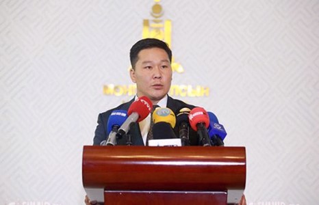 Төрийн ордонд дотоожны “хэрүүл” хийх нь зөв үү