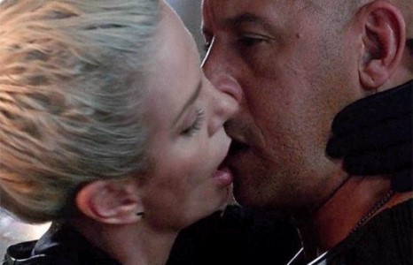 Вин Дизель үнсэлцэж чаддаггүй