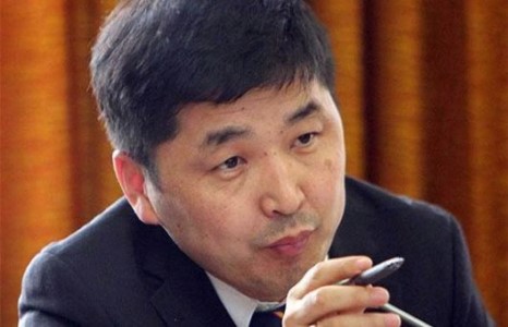 О.Баасанхүү Н.Энхбаярыг унагаана