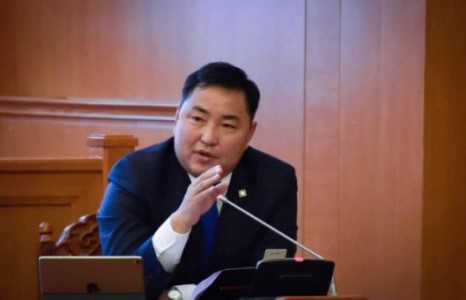 Б.Пүрэвдорж гишүүн Ерөнхий сайд Ж.Эрдэнэбатад шаардлага хүргүүллээ