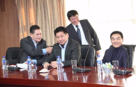 Гал мэт дүрэлз, У.Хүрэлсүхээ