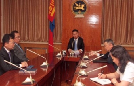 Ерөнхийлөгч рүү мэдэмхийрэн дайрч буй нөхдүүдийн ойлголт буруу байна