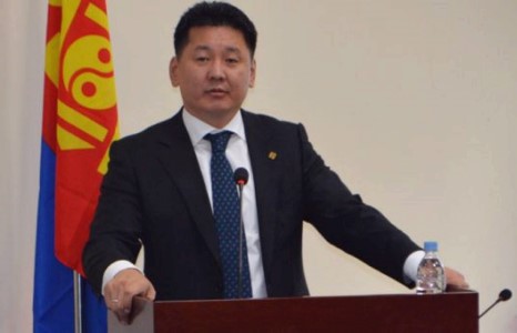 АТГ У.Хүрэлсүхийг өөрийгөө тагнаж, эвлүүлэг хийсэн хэмээн яллагдагчаар татлаа