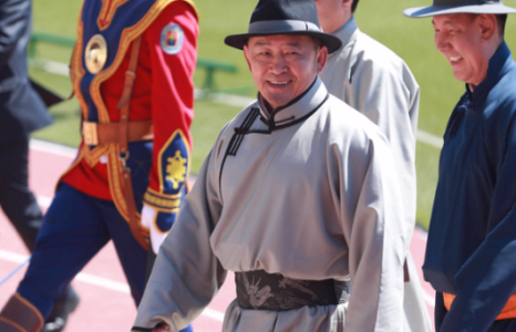 Ерөнхийлөгч Х.Баттулга, Шадар сайд У.Хүрэлсүх нарыг хагаралдуулах нь хэнд ашигтай вэ