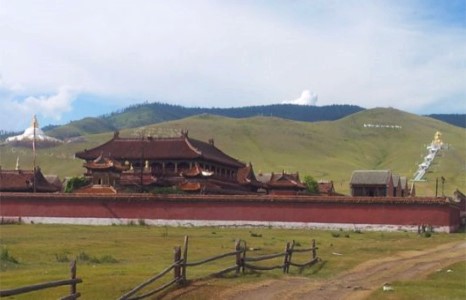 Амарбаясгалант хийдэд Гонгорын бумба тахих ёслол болно Сэлэнгэ аймгийн Баруунбүрэн сумын нутаг дахь Амарбаясгалант хийдэд жил бүр уламжлал болгон зохион байгуулдаг Гонгорын бумбаны их тахилга энэ сарын 10-12-ны өдрүүдэд болно. Нэг хэсэг мартагдаад ба