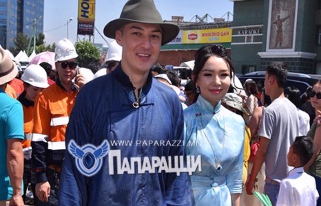 Загвар өмсөгч Чингүүн хайртаасаа итгэл гуйв