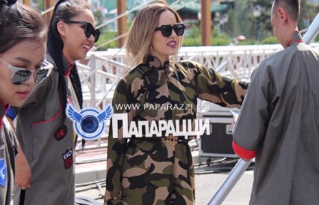 Шинэхэн гишүүнээ хүлээж аваад удаагүй байгаа бүсгүй