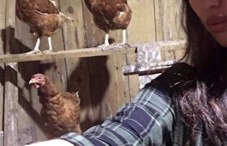 Ирина Шэйк эмээгээ эргэв