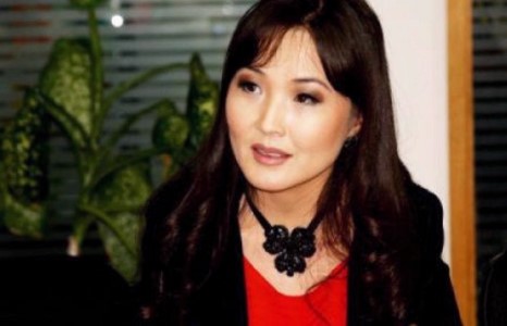 Зохиолч бүсгүйн үнэтэй гангараа