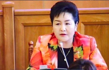 ДОЛООН ТЭРБУМЫН БАЙРАНД АМЬДАРДАГ УИХ-ЫН ГИШҮҮН ХАТАГТАЙ