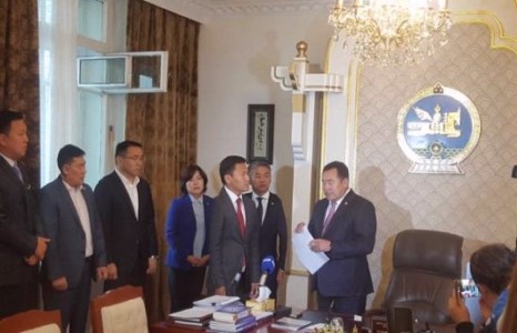 Засгийн газрыг огцруулах УИХ-ын гишүүдийн тоо нэмэгдэж 34 болсон уу