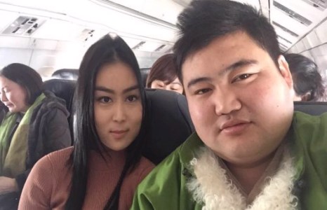 Дуучин Э.Төрмандахын гэргий О.Гансувд хөл хүнд болсон уу