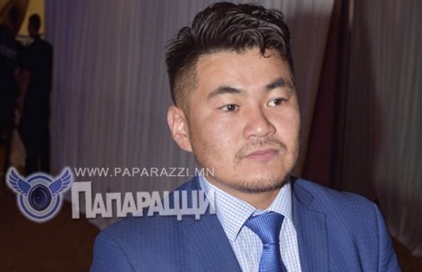 Залуу жүжигчдийн ажлыг булаасан Сөрөлт