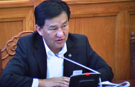 Ц.Даваасүрэн: Бүлгийнхээ 65 гишүүний 33-ыг хөөчихөөд сууж байдаг нам гэж байх уу