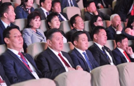 МАН-ын Удирдах зөвлөл Засгийн газраа тогтвортой байлгах шийдэлд хүрчээ