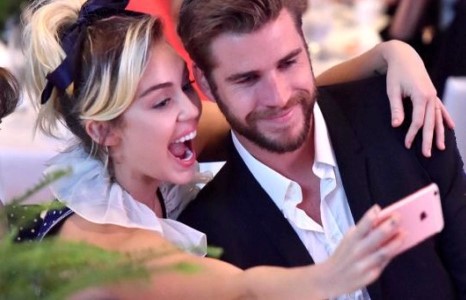 Майли Сайрус ямар шалтгаанаар сүйгээ цуцалсан бэ