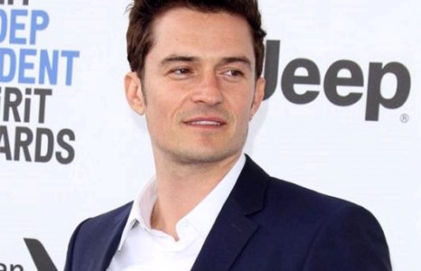 Орландо Блум эхнэрийн эрэлд гарчээ