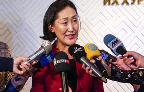 Ц.Цогзолмаа: Мөнгө өгнө гэж байхад ажил хаяна гэж байгааг яаж ойлгохоо би мэдэхгүй байна