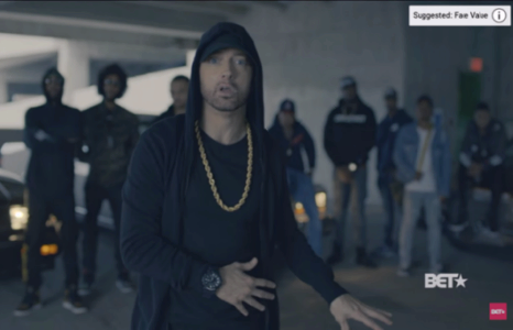 Эминэм Дональд Трампийг шүүмжилж үглэжээ