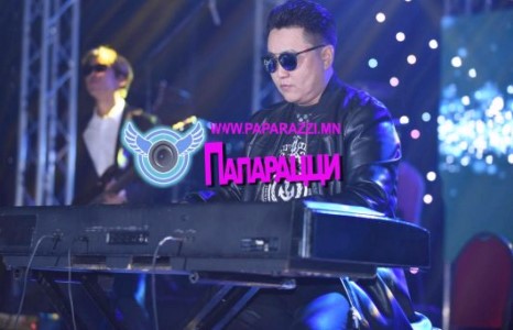 Үе үеийн төгсөгчдийг нэгэн дор цуглуулагч