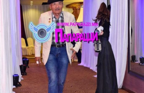 Шинэхэн гавьяатаа зорин явна