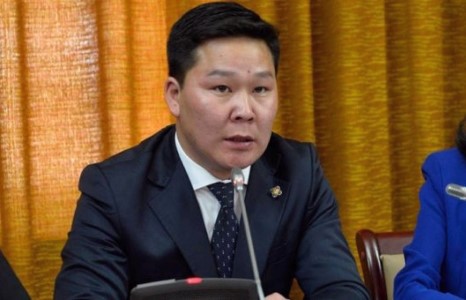 Д.Гантулга: Хүүхэд хүчиндсэн гээд сошиалд шуугихаар төр шийдвэр гаргадаг нь буруу