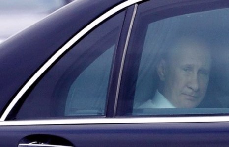 Путины аминд хүрэх зорилгоор 50 гаруй тэсрэх бөмбөг байршуулсан дуудлага иржээ