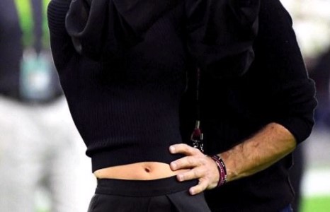 Лэди Гага сүй тавьжээ