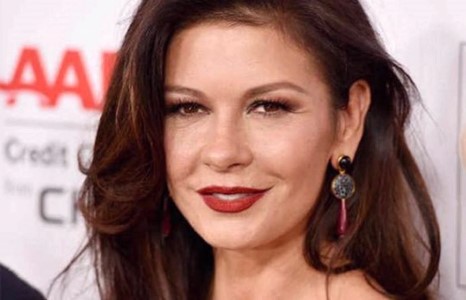 Кэтрин Зета Жонс охиноороо гангарав