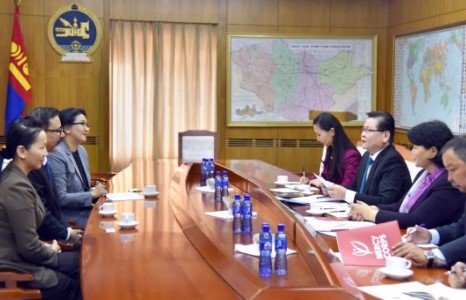Малчид цаг агаарын мэдээг мессежээр авч байна