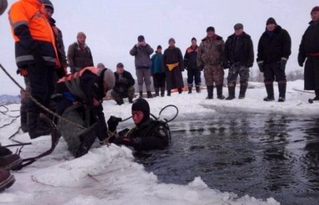 Голын мөс хангалттай зузаараагүй байгааг анхааруулав