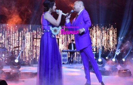 Өөрийн гоо сайхандаа их л анхаарч байгаа бололтой