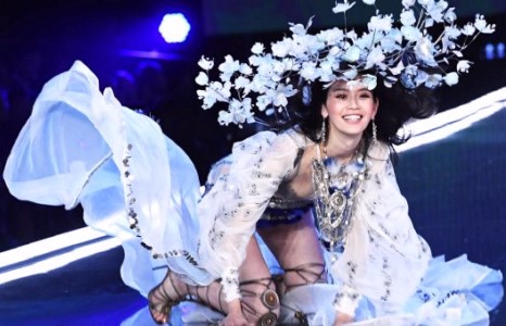 Тайзнаа бүдэрсэн сахиусан тэнгэр