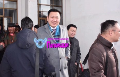 Учрал учиргүй мяраалаад байна уу даа