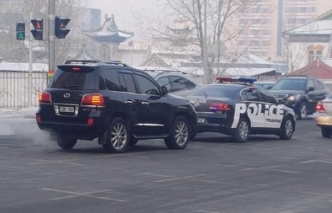 Хууль зүйн сайд Ц.Нямдорж урсгал сөрөн давхиж хууль зөрчжээ
